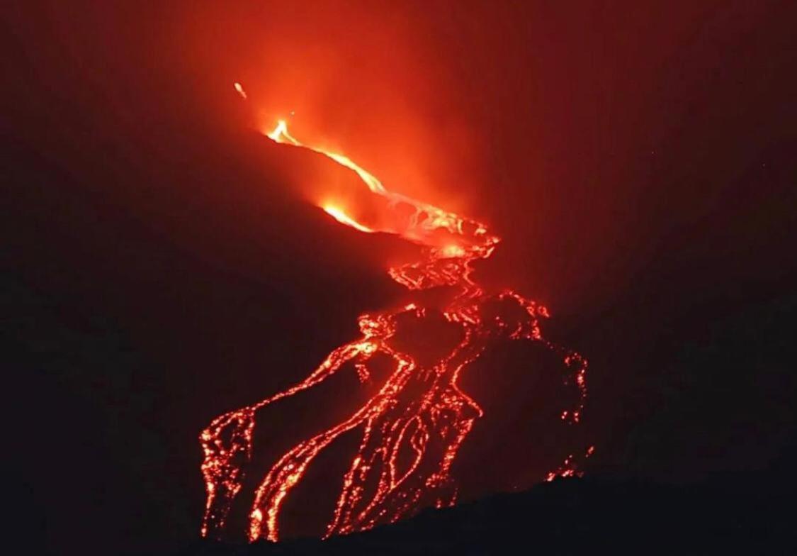 Etna City Home Accogliente Nel Cuore Di Catánia Buitenkant foto